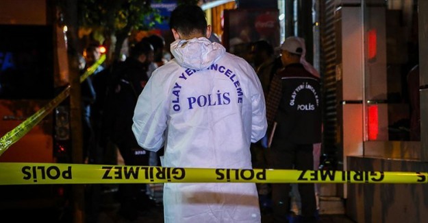 Beyoğlu'nda Silahlı Saldırı!  Biri Ağır 2 Yaralı