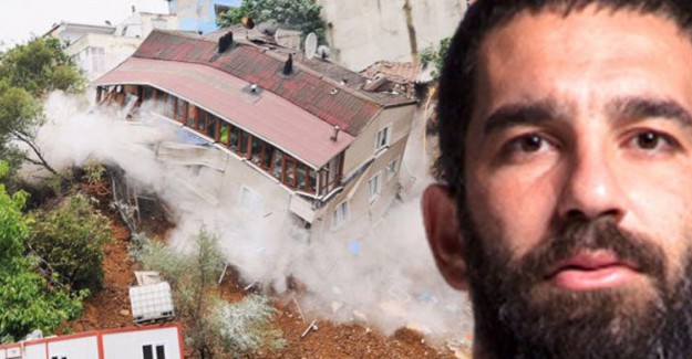 Beyoğlu'ndaki Yıkılan Binayla İlgili Suçlanan Arda Turan Suçlamalara Cevap Verdi