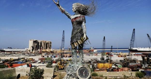 Beyrut Limanı'na Öfke Heykeli Dikildi