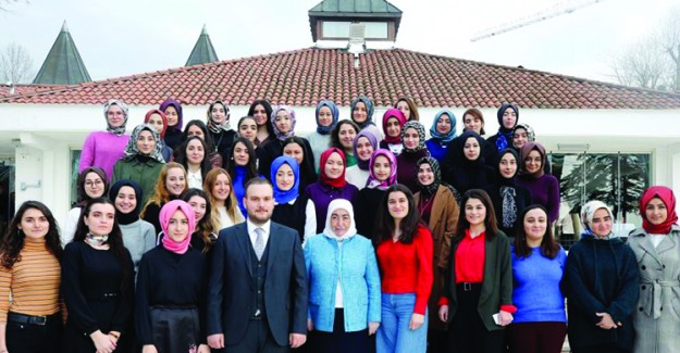 Binali Yıldırım'ın Eşi Semiha Yıldırım 'Genç Kadınlar Maarifi' Programına Katıldı