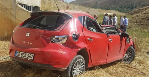 Bingöl'de Otomobil Şarampole Yuvarlandı: 1 Yaralı