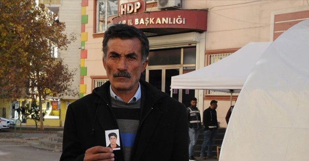 Bir Aile Daha HDP Binası Önündeki Evlat Nöbetine Katıldı