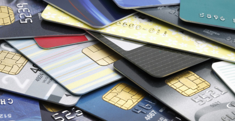 Bireysel kredi kartı harcamalarında rekor! Uzmanlar aşırı borçlanma uyarısında bulundu
