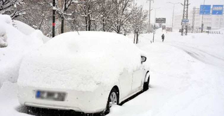 Bitlis'te Kar Yağışı Nedeniyle 185 Köy Yolu Kapandı