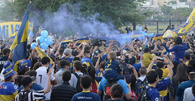 Boca Juniors Taraftarı Libertadores Finali Öncesi Takımını Uğurladı!