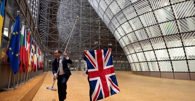 Brexit'e Saatler Kala Brüksel'de İngiliz Bayrağı İndirildi!
