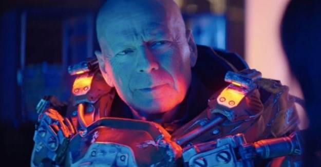 Bruce Willis'in Yeni Filmi: Cosmic Sin