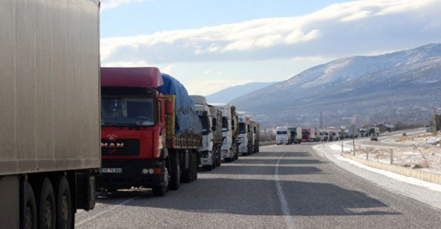 Bulgaristan, 60 Ülkeden Türkiye'ye Transit Tır Geçişini Yasakladı