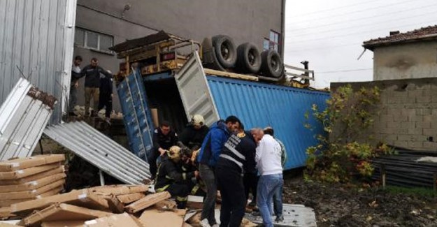 Bursa'da Mobilya Fabrikasında Kaza! 2 İşçi Hayatını Kaybetti