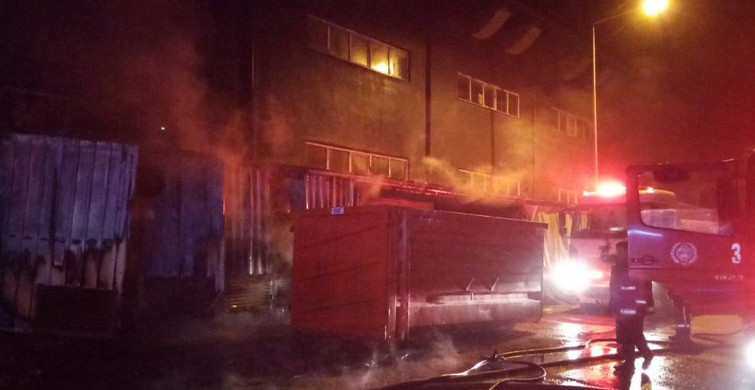 Bursa'da Mobilya Fabrikasında Yangın