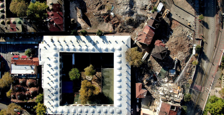 Bursa’da Tarihi Gölgeleyen Binalar Tek Tek Yıkıldı