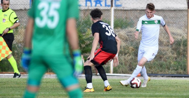 Bursaspor, Hazırlık Maçında Ümraniyespor'a 3-1 Yenildi