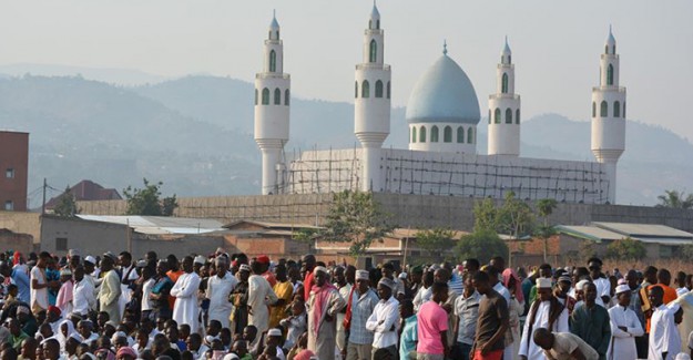Burundi'nin Eski Başkentinde Yeni Cami Ve Kilise Açılması Yasaklandı