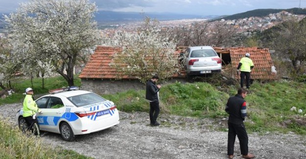 Çalıntı İhbarı Yaptığı Aracı Çatıda Bulundu
