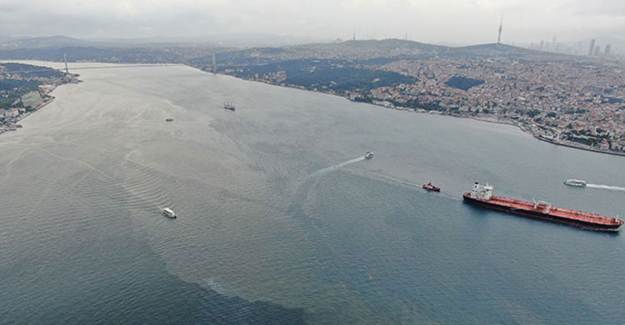 Çamura Bulanan İstanbul Boğazı Havadan Görüntülendi