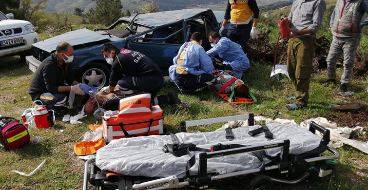 Çanakkale’de Takla Atan Aracın Sürücüsü Hayatını Kaybetti