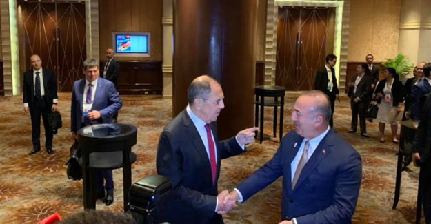 Çavuşoğlu, Rusya Dışişleri Lavrov İle Bangkok’ta Bir Araya Geldi