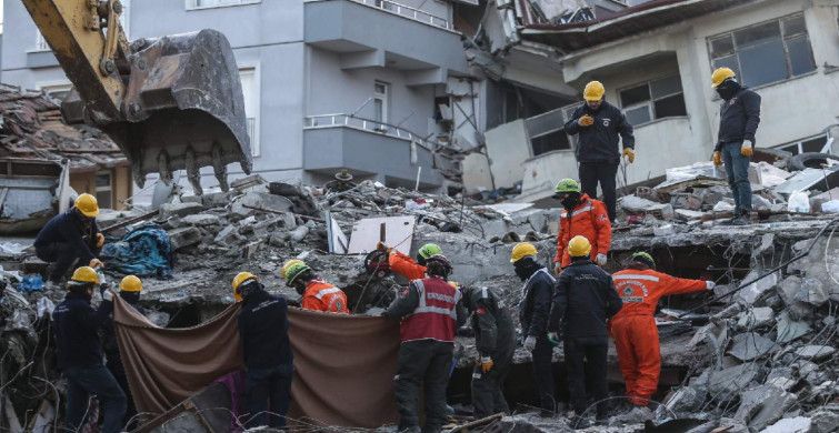 Çevre Bakanlığı’ndan deprem raporu: 100 bin binanın acil yıkılması gerekiyor