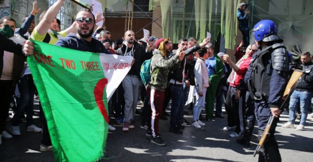 Cezayir'deki Gösteriler Devam Ediyor: 108 Kişi Gözaltına Alındı