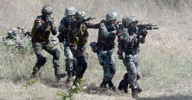 Çin ve Hindistan Himalayalar Sınırına Asker Gönderdi