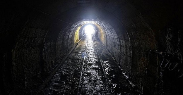 Çin'de Maden Kazası; 22 İşçi Mahsur Kaldı