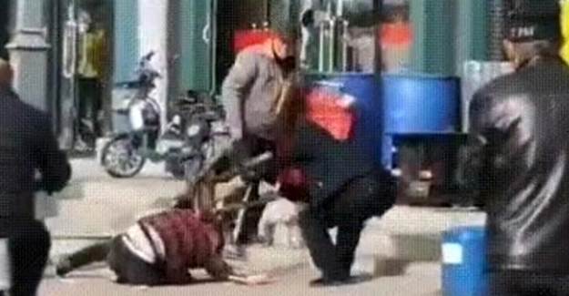 Çin'de Saldırgan Koca Eşini Döverek Öldürdü!