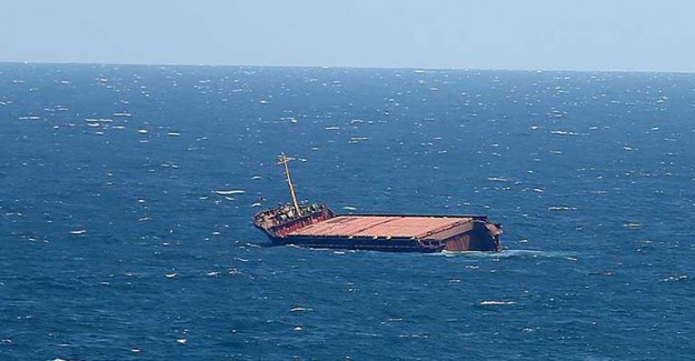 Çin'de Yük Gemisi Battı, 2 Mürettebat Kayıp