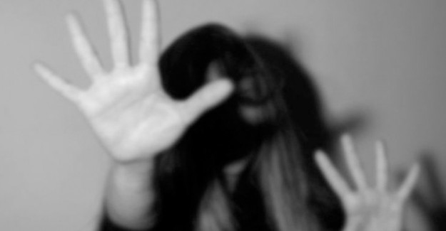 Cinsel istismar Şüphelisinin Ellerini Ve Bacaklarını Bağlayıp Polise Teslim Ettiler