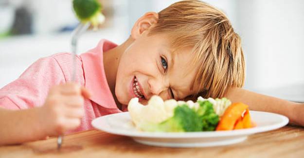 Çocuğunuza Yemek Yeme Alışkanlığını Nasıl Kazandırılır? 
