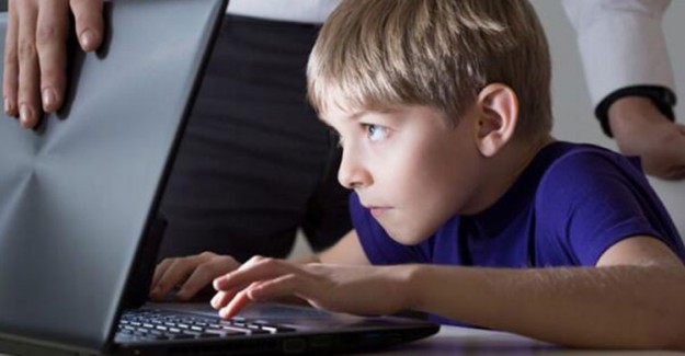 'Çocuğunuzu İnternetten Uzak Tutun'