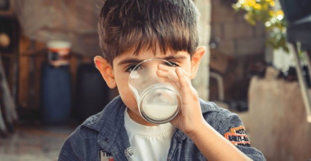 Çocukların Bağışıklık Sistemini Güçlendirmek İçin Her Gün İki Bardak Süt İçirin