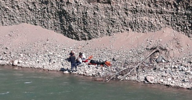 Çoruh Nehri'ne Düştüğü Düşünülen Teknisyenin Cansız Bedeni Bulundu