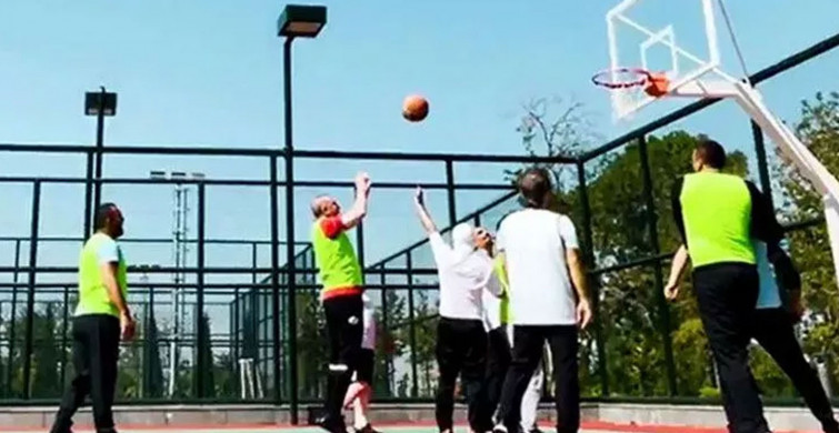 Cumhurbaşkanı Erdoğan Basketbol Oynadı: Gençlere Taş Çıkarttı!