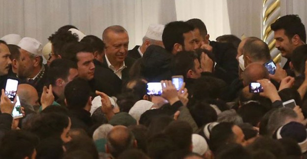Cumhurbaşkanı Erdoğan Çamlıca Camii'de