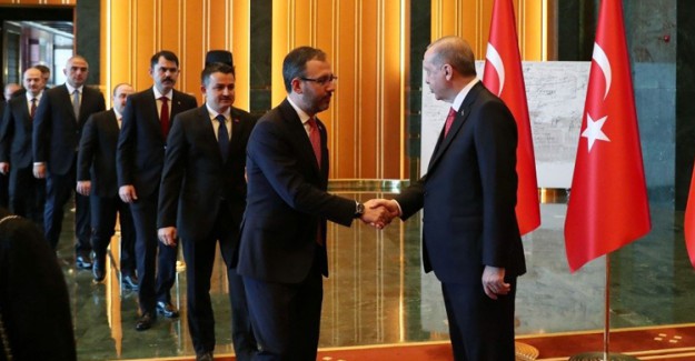 Cumhurbaşkanı Erdoğan Cumhurbaşkanlığı Külliyesi'nde Tebrikleri Kabul Etti