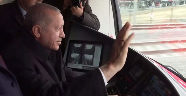 Cumhurbaşkanı Erdoğan, Gebze - Halkalı Banliyö Hattında İlk Seferi Kendisi Yaptı