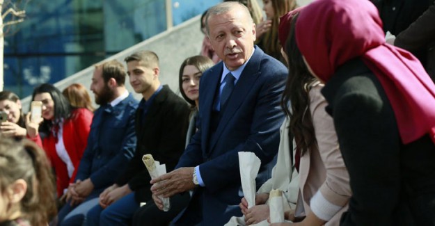 Cumhurbaşkanı Erdoğan Gençlik Sırrını Açıkladı: Sigara İçmem, Alkol Kullanmam