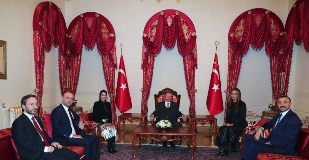 Cumhurbaşkanı Erdoğan, Hande Yener Ve Demet Akalın'ı Kabul Etti