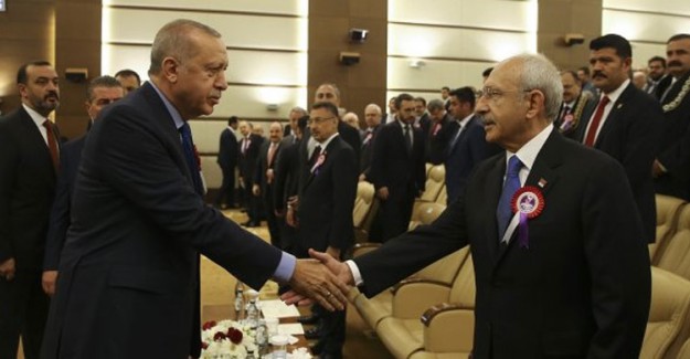 Cumhurbaşkanı Erdoğan Kılıçdaroğlu'nun Elini Sıktı
