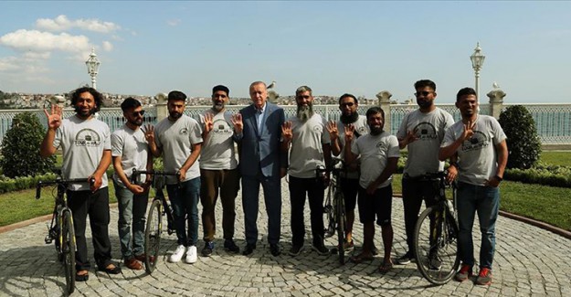 Cumhurbaşkanı Erdoğan, Medine'ye Doğru Pedal Çeviren Grubu Kabul Etti