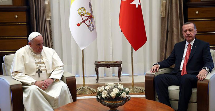 Cumhurbaşkanı Erdoğan Papa Fransuva ile Görüştü