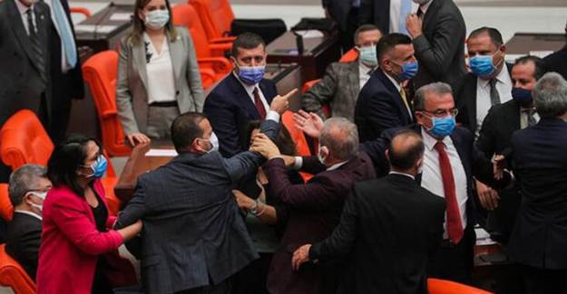 Cumhurbaşkanı Erdoğan'a Saygısızlık! CHP'liler, TBMM'de Kavga Çıkardı