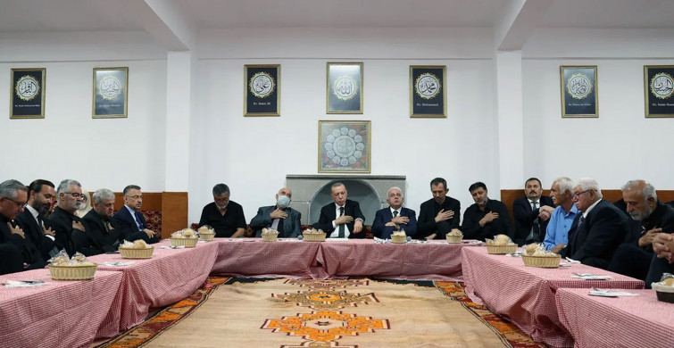 Cumhurbaşkanı Erdoğan’dan anlamlı ziyaret: Hüseyin Gazi Cemevi’nde iftar programına katıldı