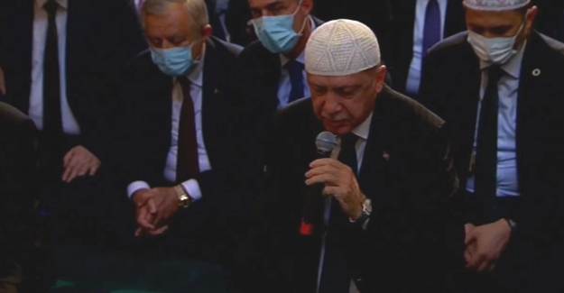 Cumhurbaşkanı Erdoğan'dan Tarihi Namaz'da Kur'an Tilaveti