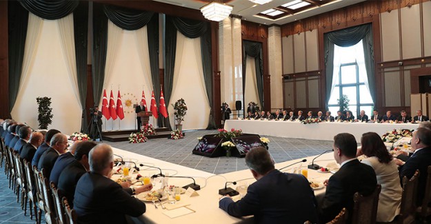 Cumhurbaşkanı Recep Tayyip Erdoğan, Büyükşehir Belediye Başkanları Toplantısında Konuştu 