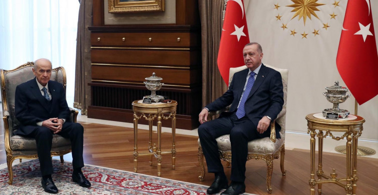 Cumhurbaşkanı Recep Tayyip Erdoğan, Cumhurbaşkanlığı Külliyesi'nde MHP Genel Başkanı Devlet Bahçeli'yi kabul etti!