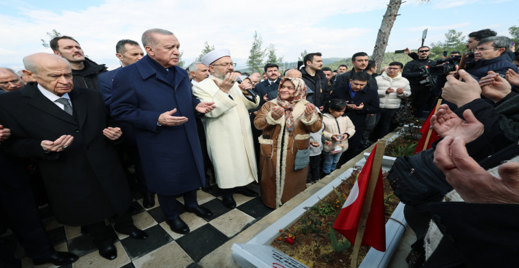 Cumhurbaşkanı Recep Tayyip Erdoğan ve Devlet Bahçeli, Kahramanmaraş'ta  Deprem Şehitleri Kabristanı'nı ziyaret etti - Haber365
