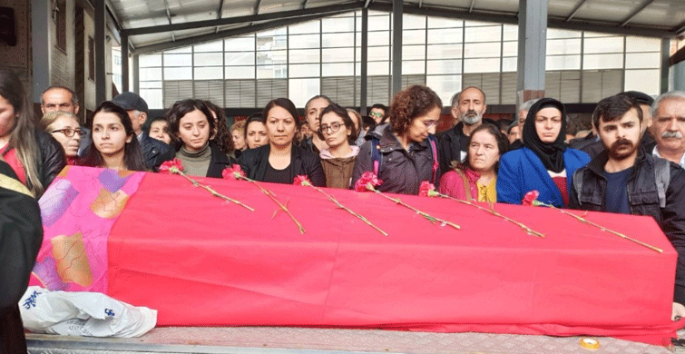 Cumhuriyet Halk Partisi Teröristin Cenazesine Katıldı