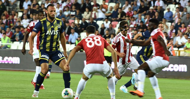Cumhuriyet Kupası: Sivasspor 2-1 Fenerbahçe (Maç Sonucu)