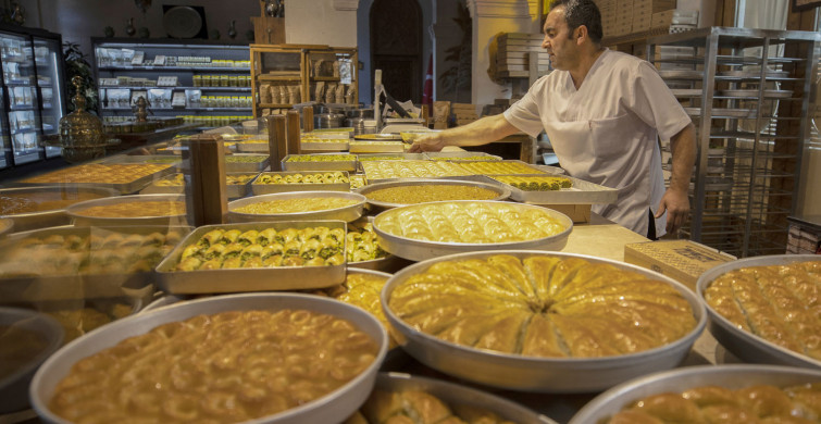 Damakları çatlatan "Antep baklavası"nın ustaları ramazan için hazırlar!